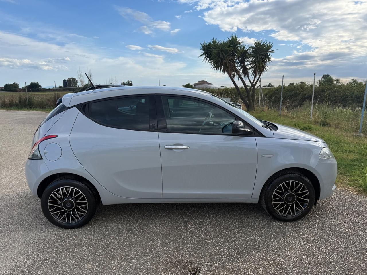 Lancia Ypsilon 1.2 69 CV 5 porte GPL Ecochic Silver