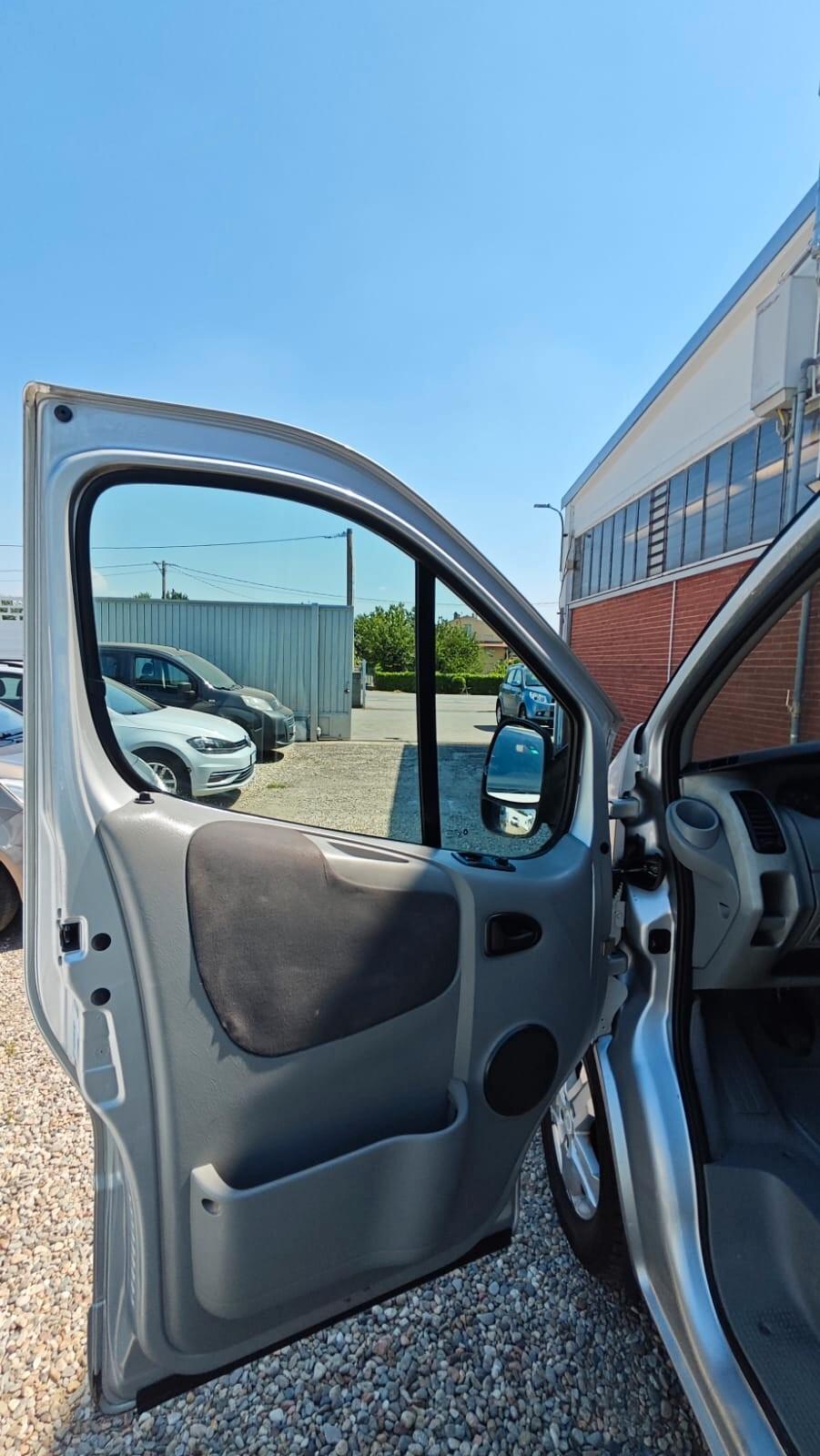 Opel Vivaro 29 2.5 CDTI/135CV PL-TN Combi Tec.