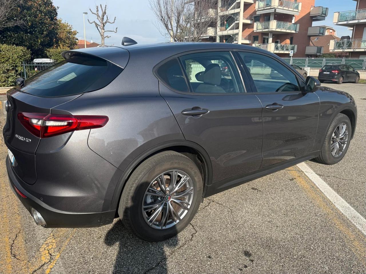 Alfa Romeo Stelvio 2.2 Turbodiesel 190 CV AT8 Q4 Business