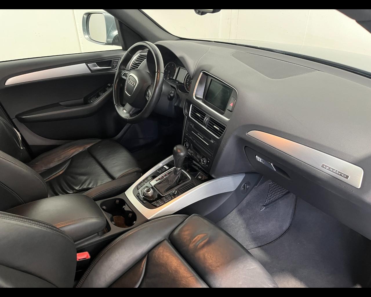 AUDI Q5 3.0 V6 TDI S-TRONIC QUATTRO