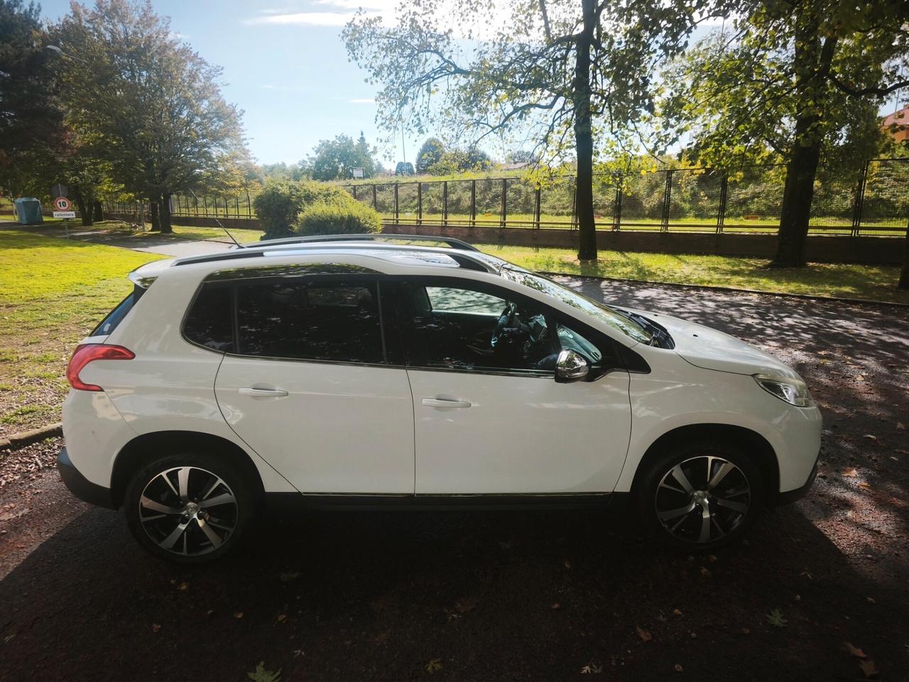 Peugeot 2008 1.6 e-HDi 115 CV Stop&Start Allure