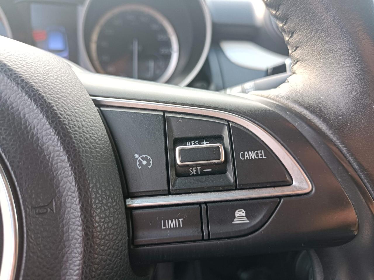 Suzuki Swift 1.2 Hybrid Top