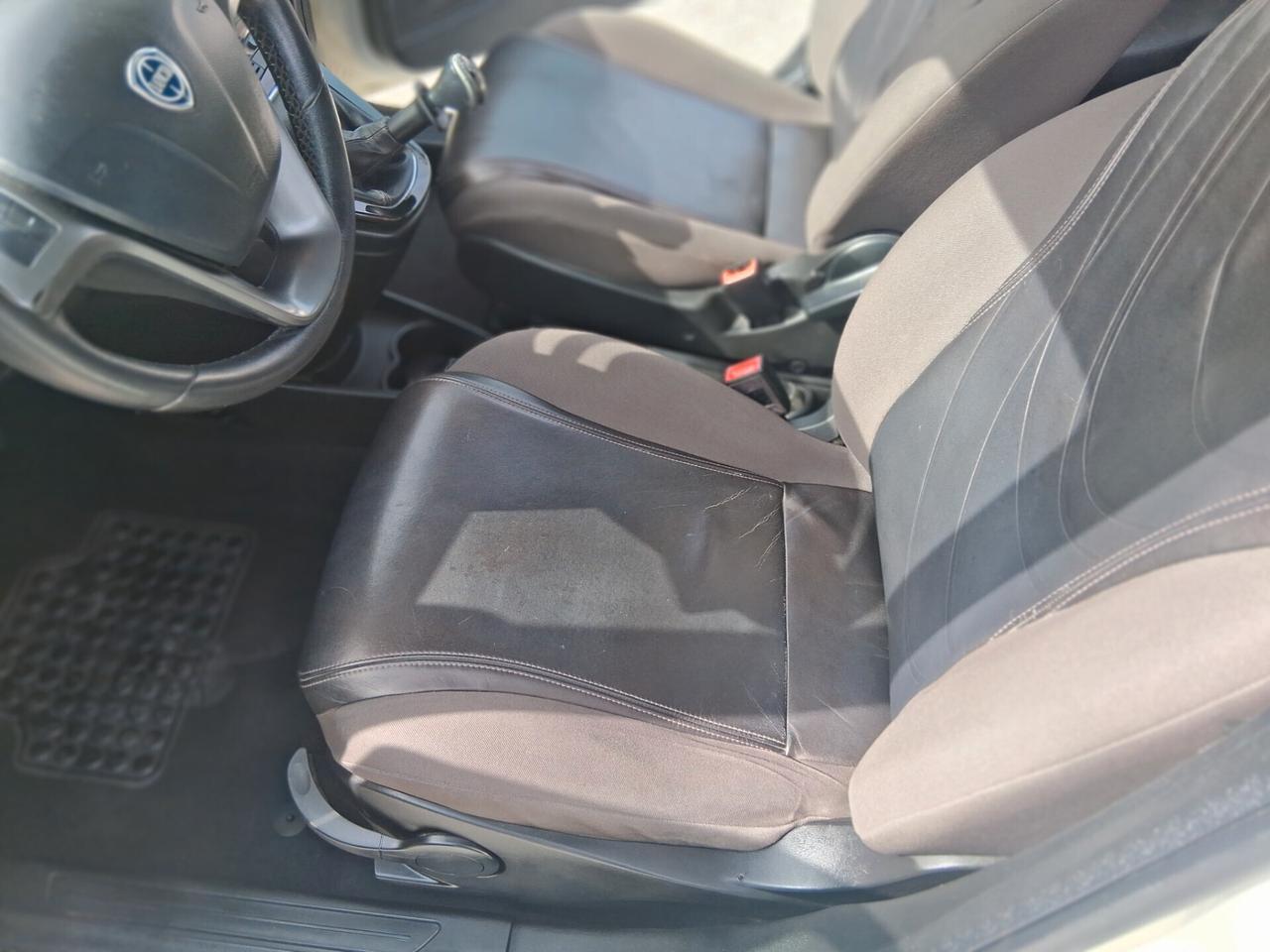 Lancia Ypsilon 1.2 69 CV Platinum