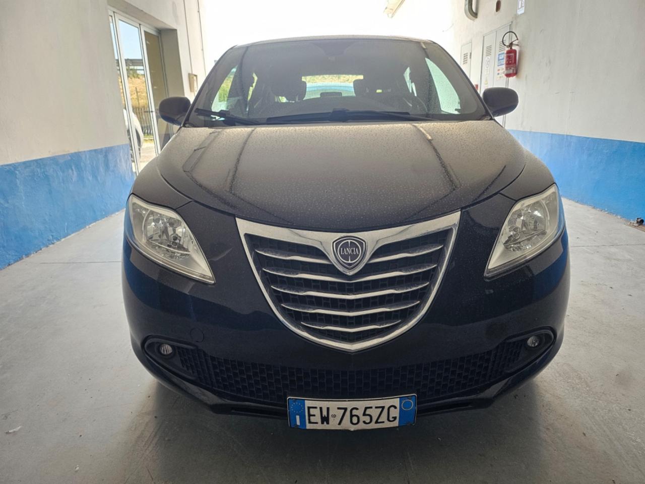Lancia Ypsilon 1.2 69 CV 5 porte GPL Ecochic Silver
