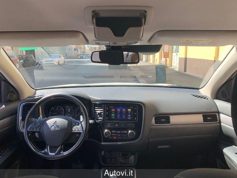 Mitsubishi Outlander 2.2 DI-D 4WD Instyle Plus SDA 7p.