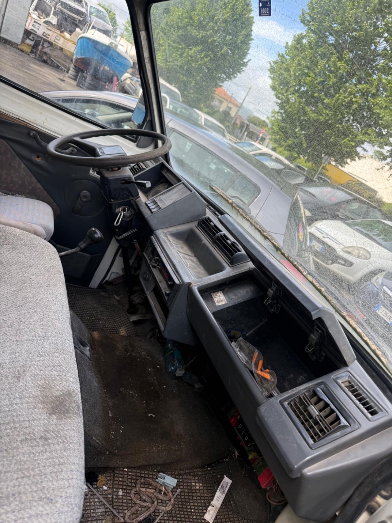 Nissan Trade 2.8