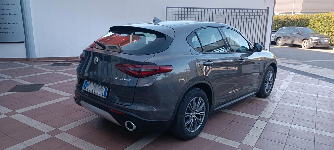 Alfa Romeo Stelvio 2.2 Turbodiesel 190 CV AT8 Q4 Business