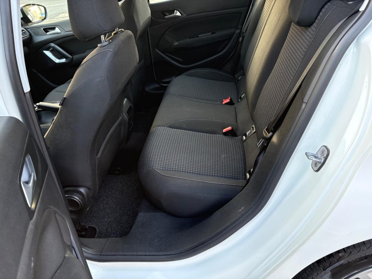 Peugeot 308 BlueHDi 130 S&S Allure