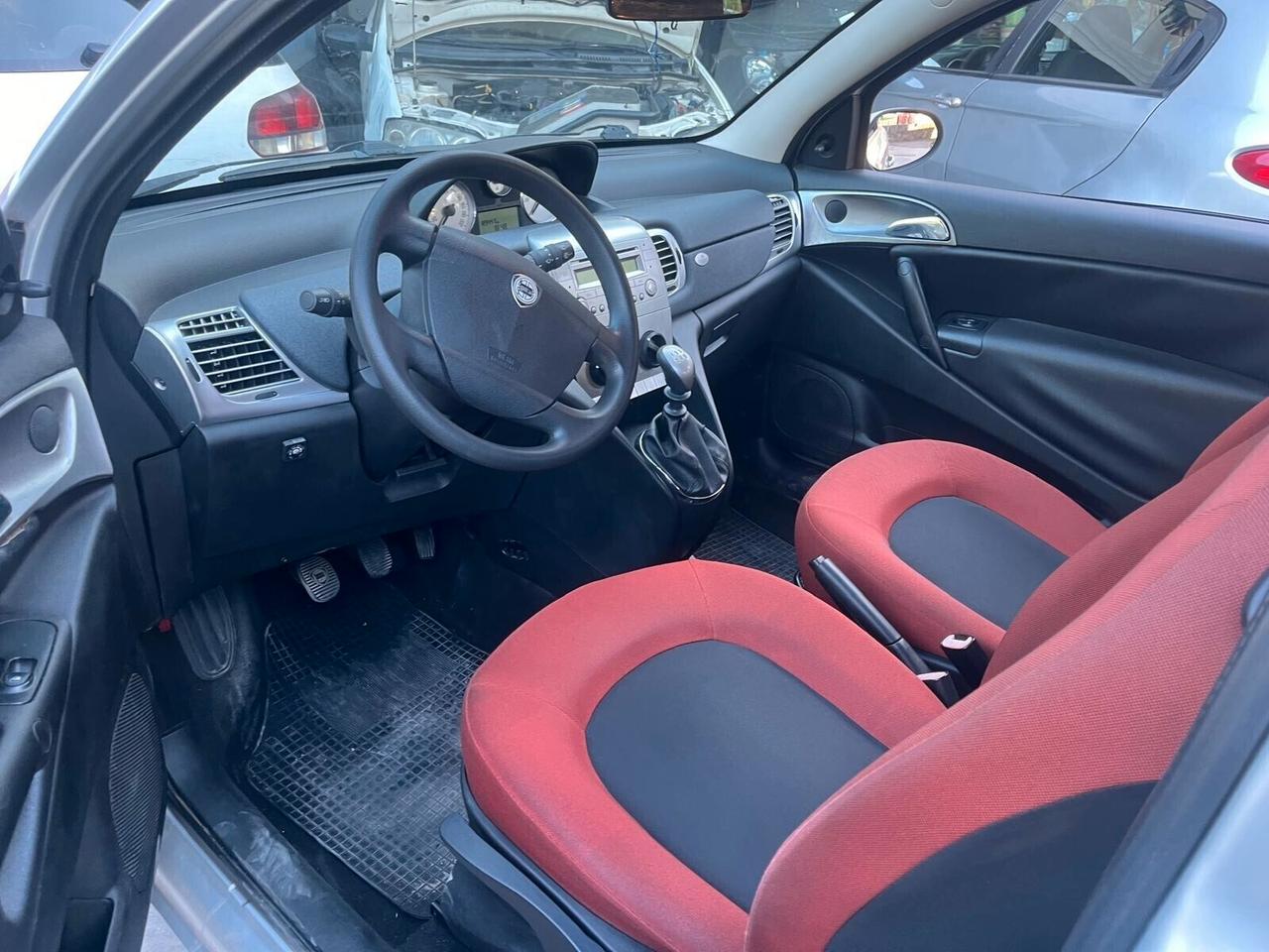 Lancia Ypsilon 1.2 Argento