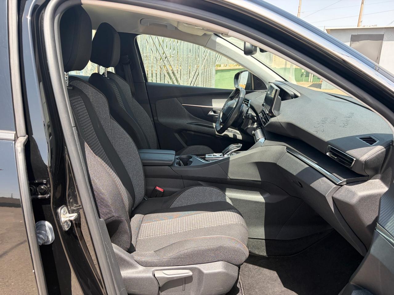 Peugeot 3008 1.5 BlueHDi 130cv EAT8 Active Pack