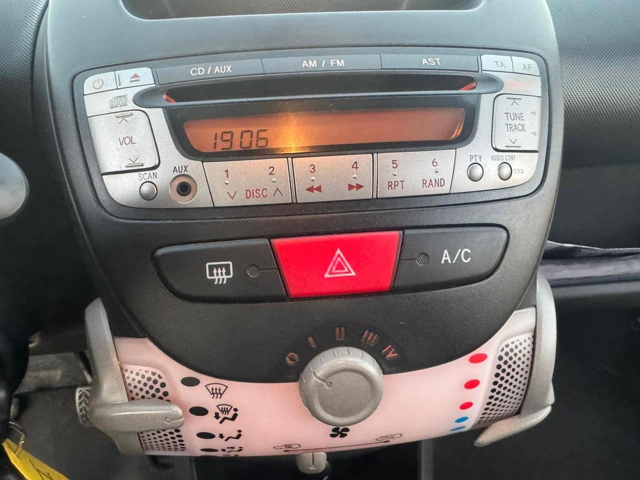 Peugeot 107 1.0 5 porte del 2014 SOLO 136.000 KM