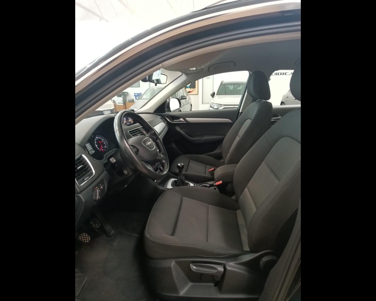 AUDI Q3 I 2015 - Q3 2.0 tdi Business 120cv