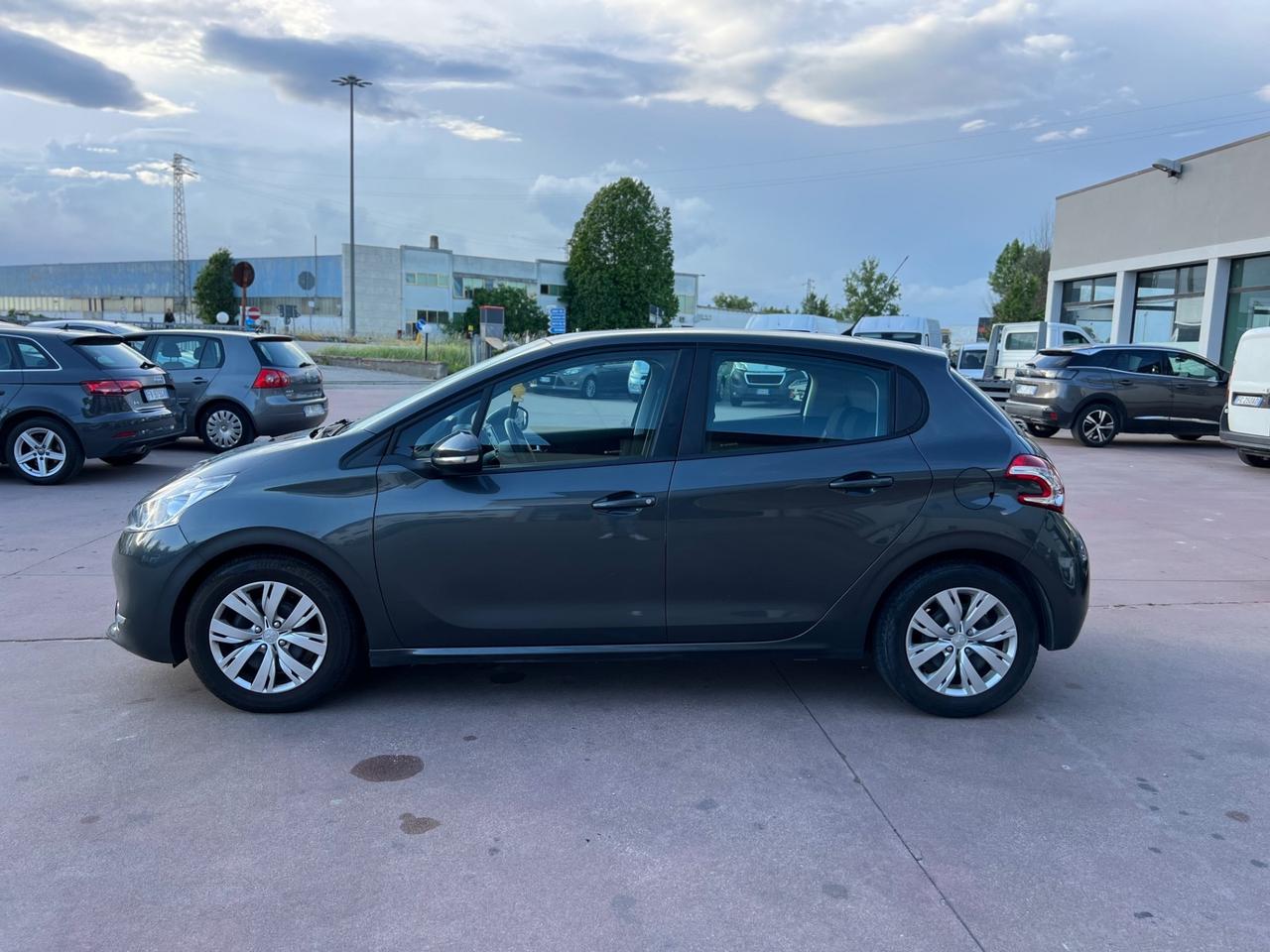 Peugeot 208 1.4 HDi 68 CV 5 porte Active