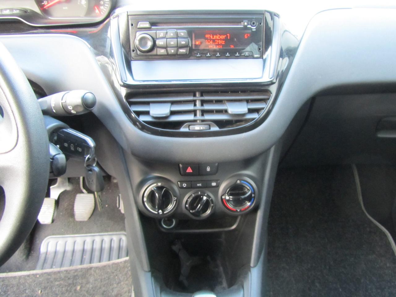 PEUGEOT 208 1.4 HDi 68Cv. 5P AUTOCARRO 2 POSTI