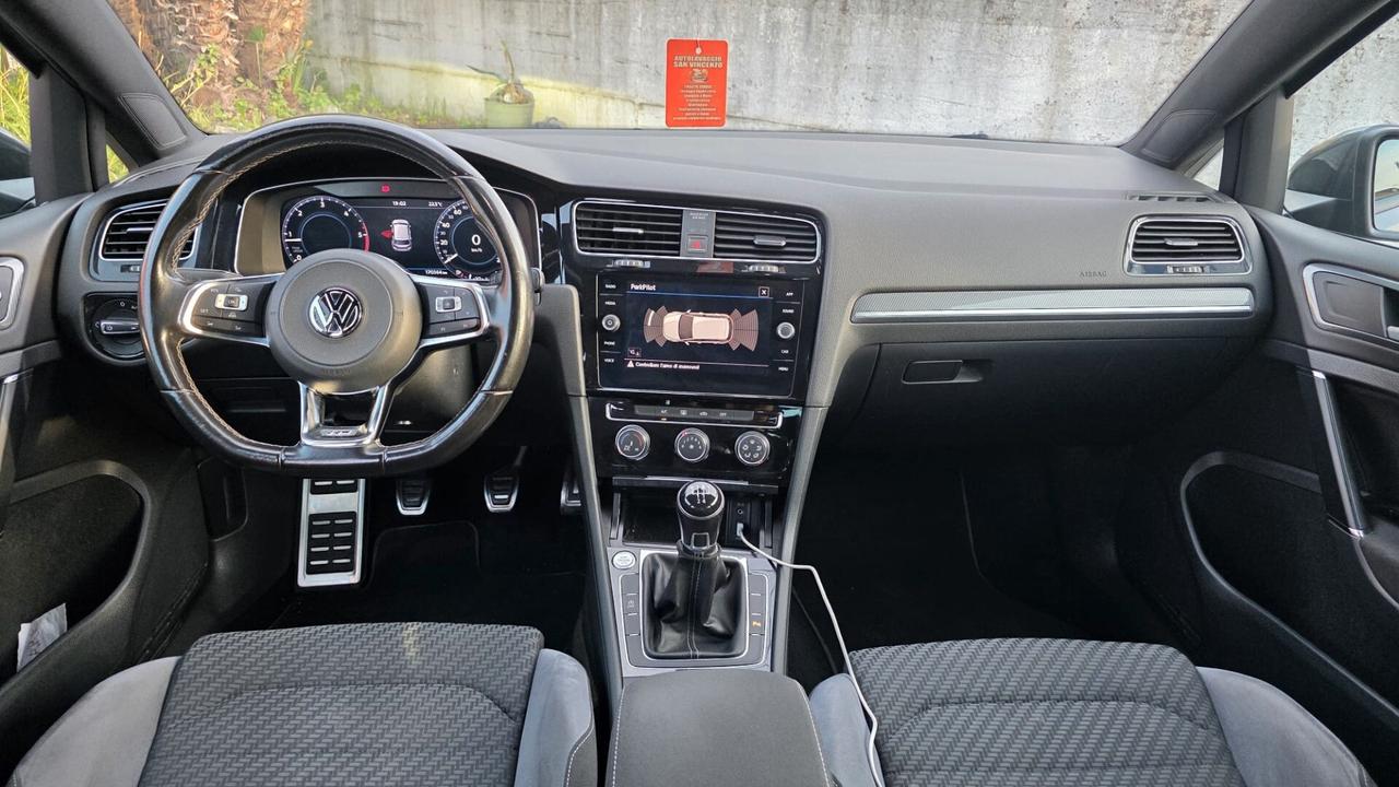 Volkswagen Golf 1.6 TDI R-Line Cockpit