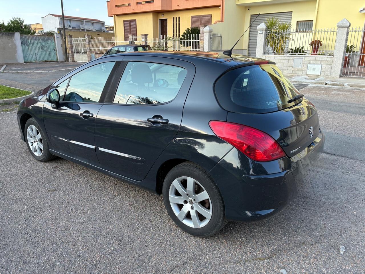 Peugeot 308 1.6 HDi 90CV 3p. Tecno