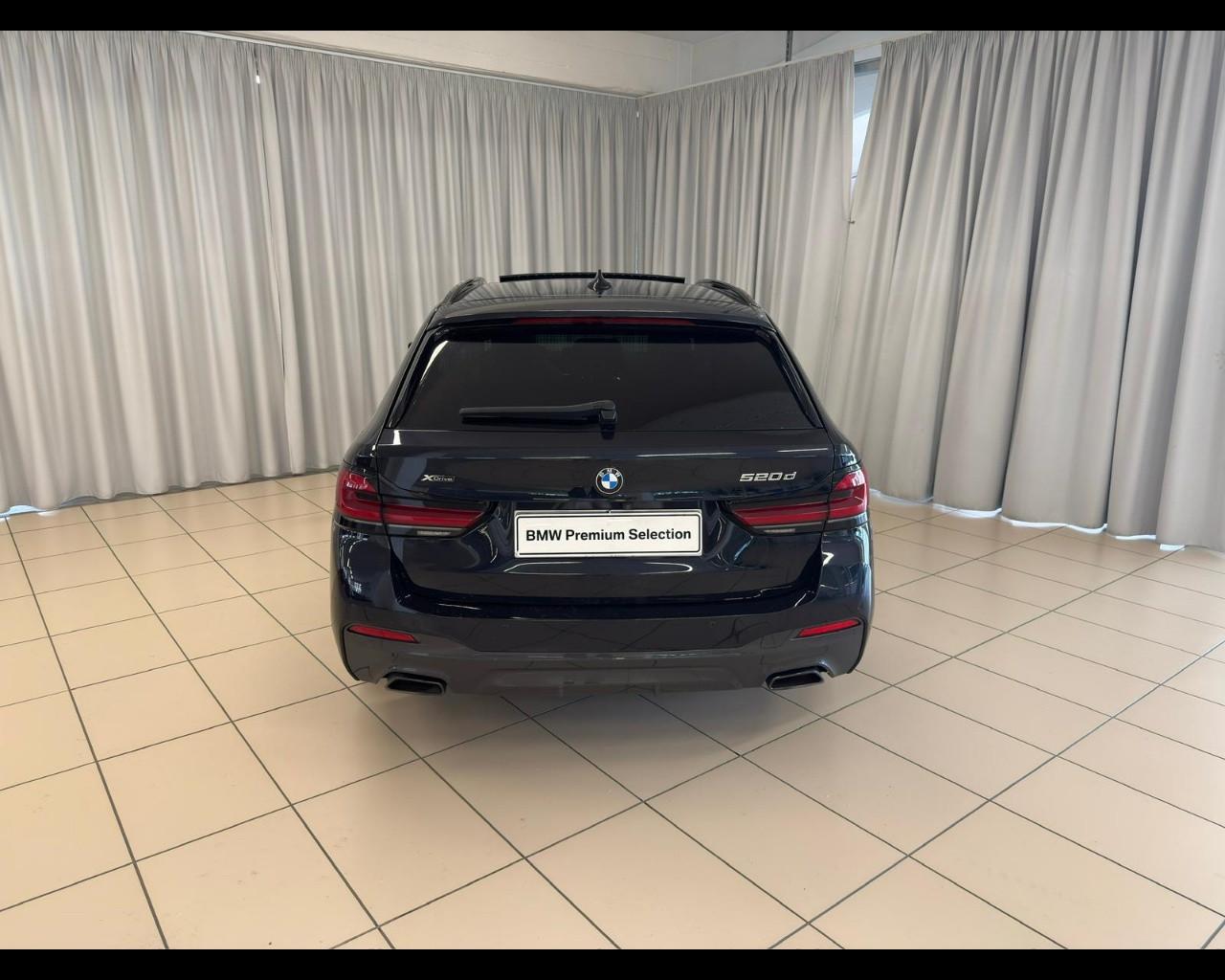 BMW Serie 5(G30/31/F90) - 520d 48V xDrive Touring Msport
