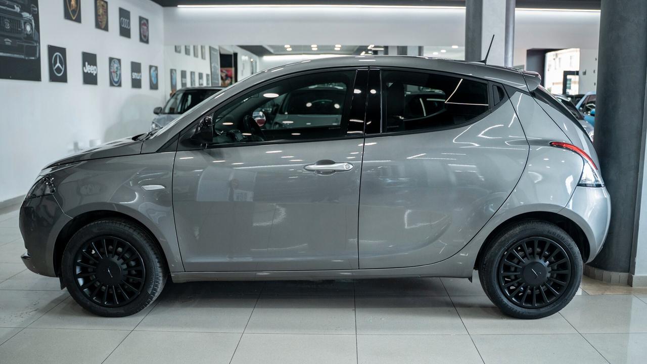 Lancia Ypsilon 1.2 69 CV GPL SILVER 5P. CARPLAY LED FULL OPTIONAL