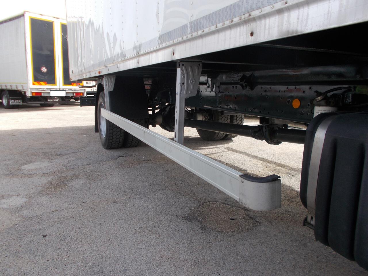 Iveco 120e25 2011 furgone mt.820 e.5