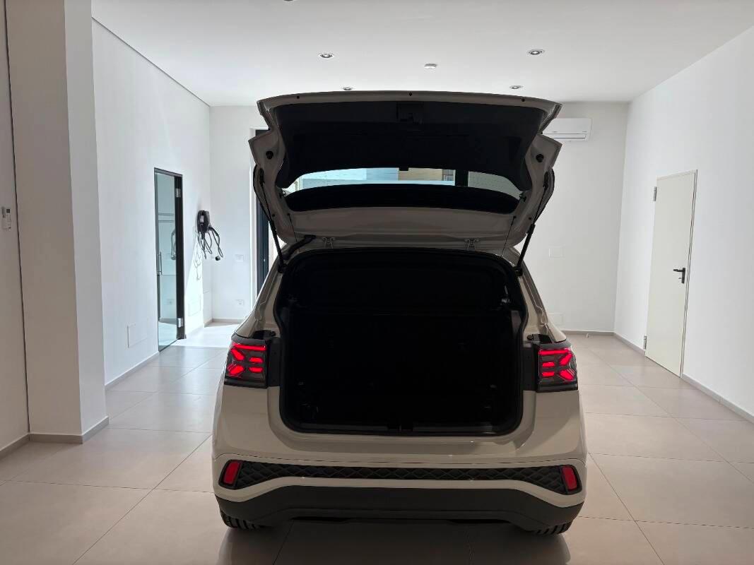 Volkswagen T-Cross 1.0 tsi R-Line 115cv