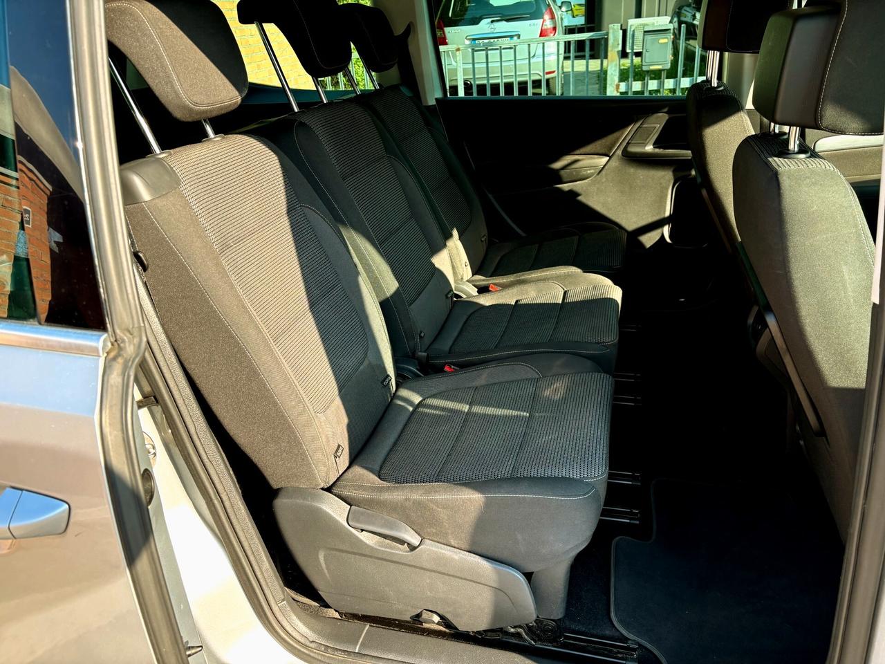 VW SHARAN 2.0D aut- 7 POSTI -EURO 6-Navi-2016