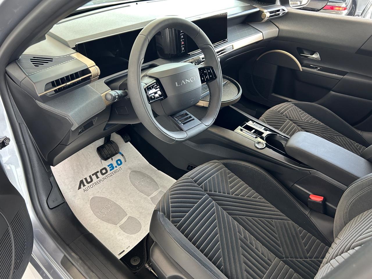 Lancia Ypsilon Hybrid e-DCT LX Neopatentati