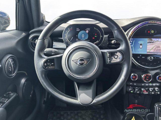 MINI Cooper 5 porte 1.5 Essential Auto