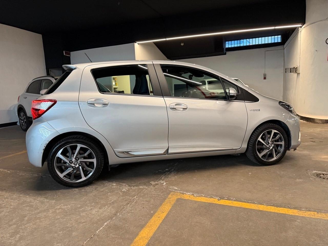 Toyota Yaris 1.5 Hybrid Style TETTO PANORAMICO