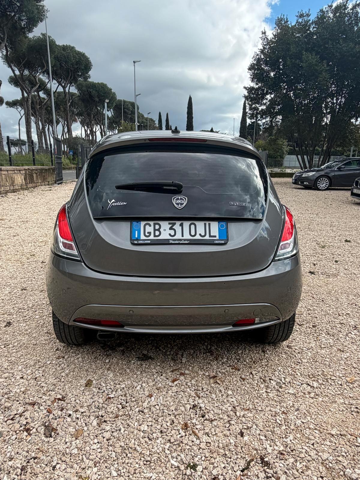 Lancia Ypsilon 1.0 FireFly 5 porte S&S Hybrid Ecochic Gold