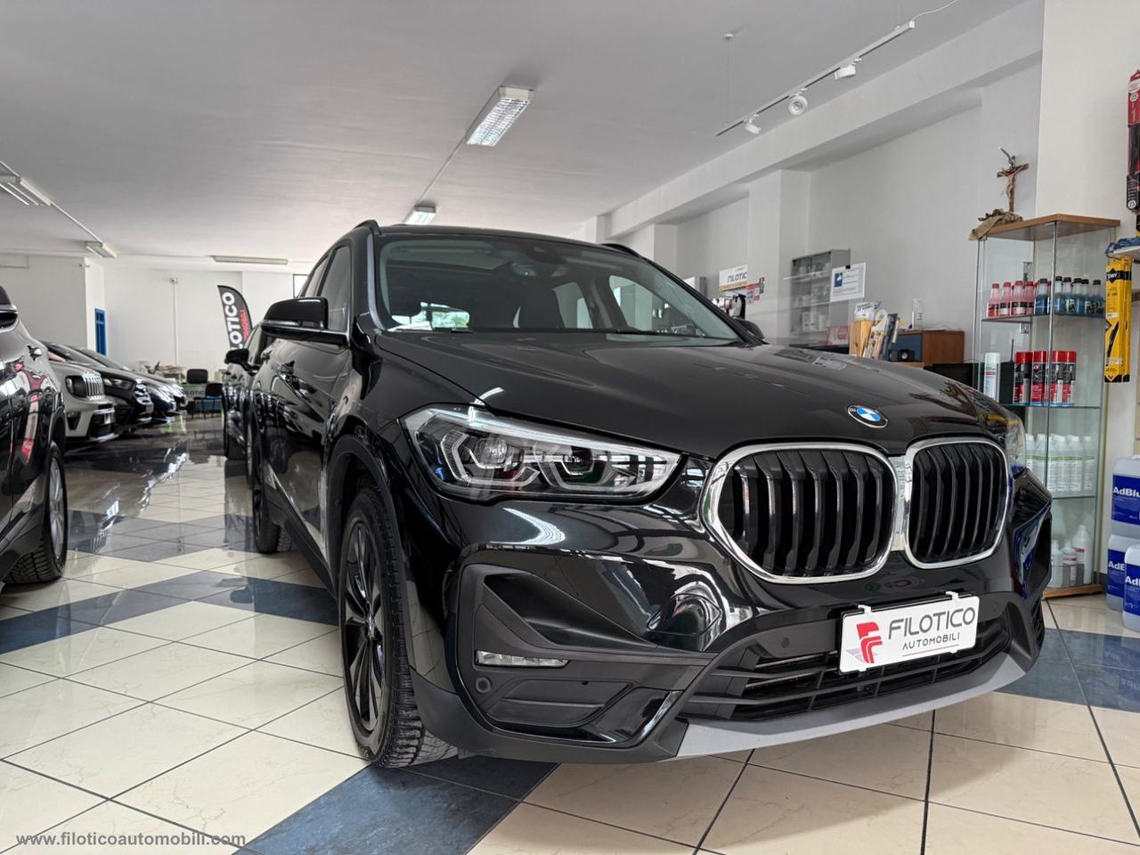 BMW X1 xDrive20d Business Advantage TETTO PANORAMICO - LED