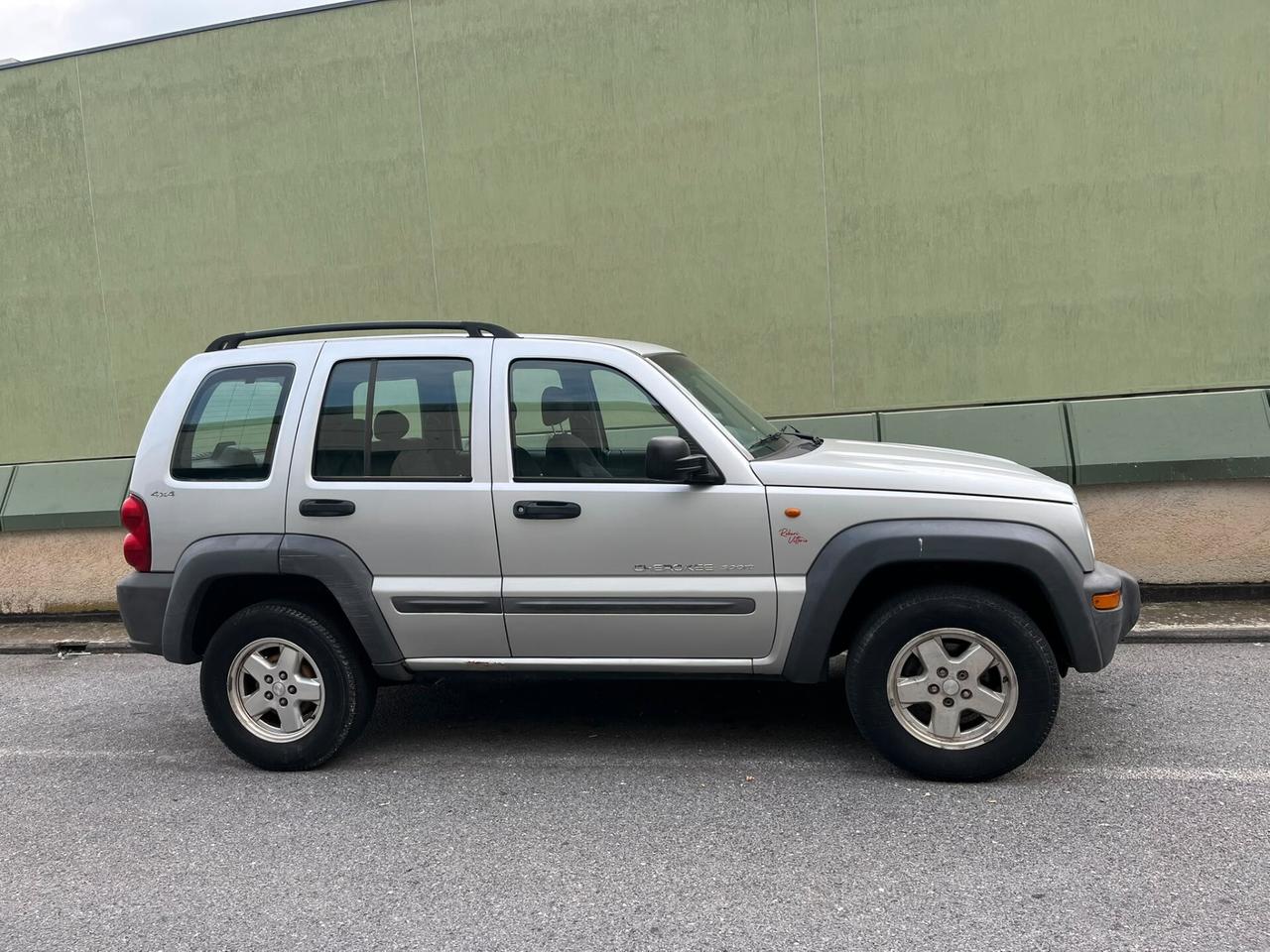 Jeep Cherokee 2.5 CRD Sport