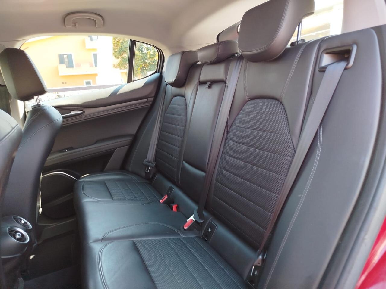 Stelvio 2.2 -180cv AT8 UNIPRO-CRONO TAGLIANDI- DISTRIBUZIONE FATTA-GARANZIA 12 MESI