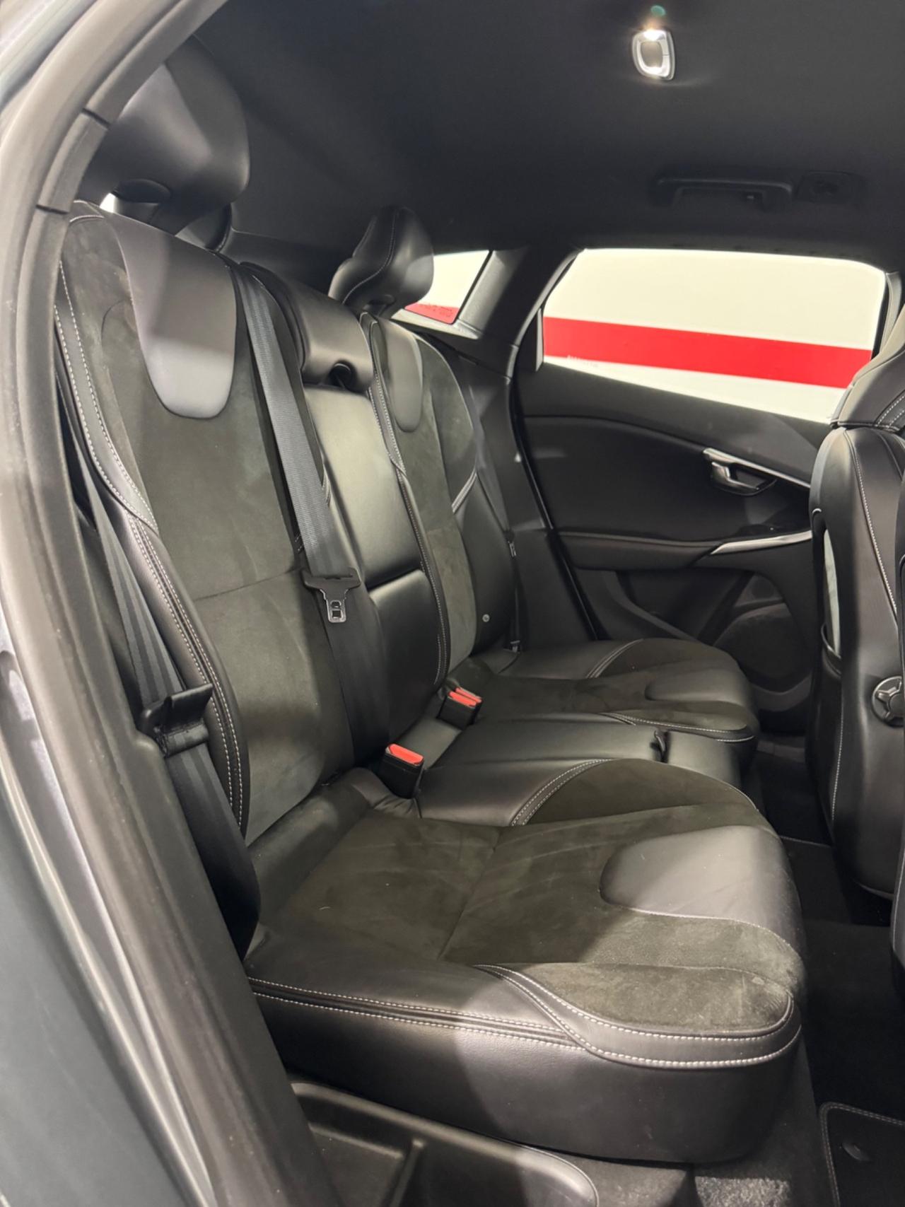 Volvo V40 D2 Geartronic R-design TAGLIANDI VOLVO CASAMADRE