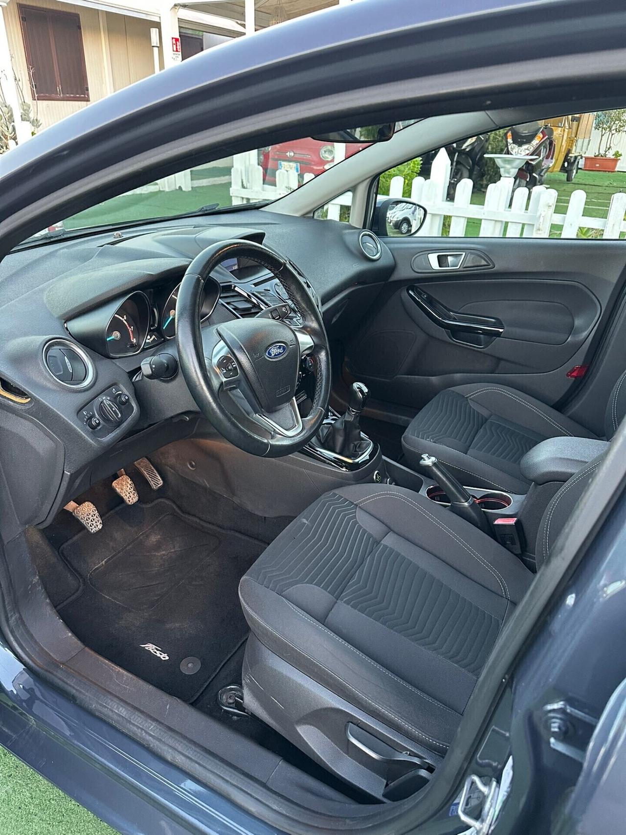 Ford Fiesta 1.4 5 porte Bz.- GPL