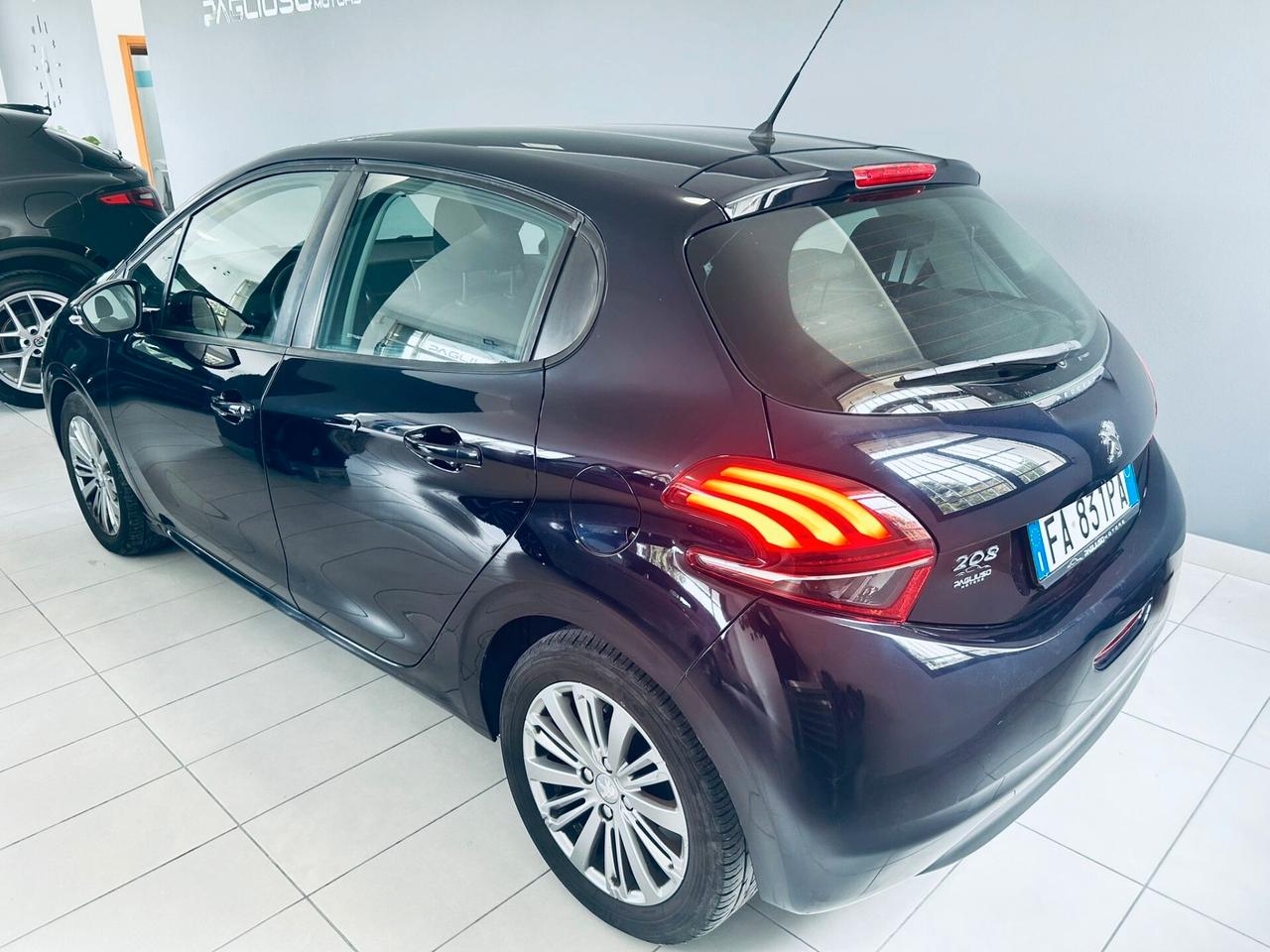 Peugeot 208 PureTech 82 5 porte Allure