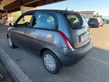 Lancia Ypsilon 1.2 16V Argento