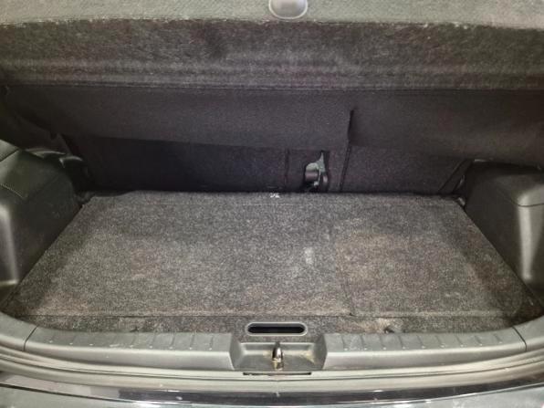 Toyota Yaris 5 Porte 1.3 Sol - NEOPATENTATI - Clima - Radio CD