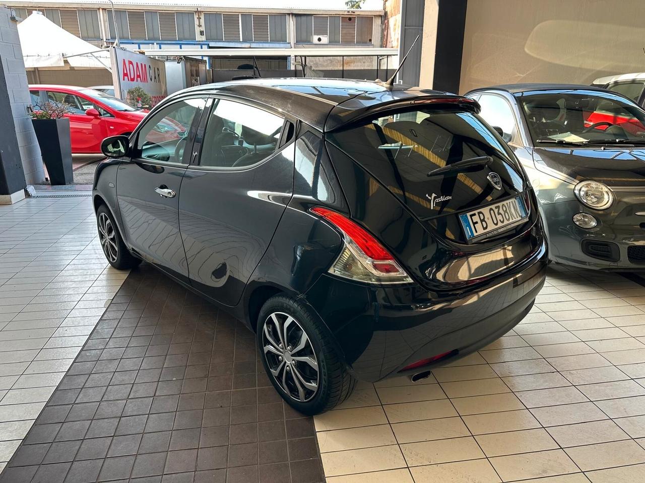 Lancia Ypsilon 1.2 69 CV 5 porte S&S Platinum