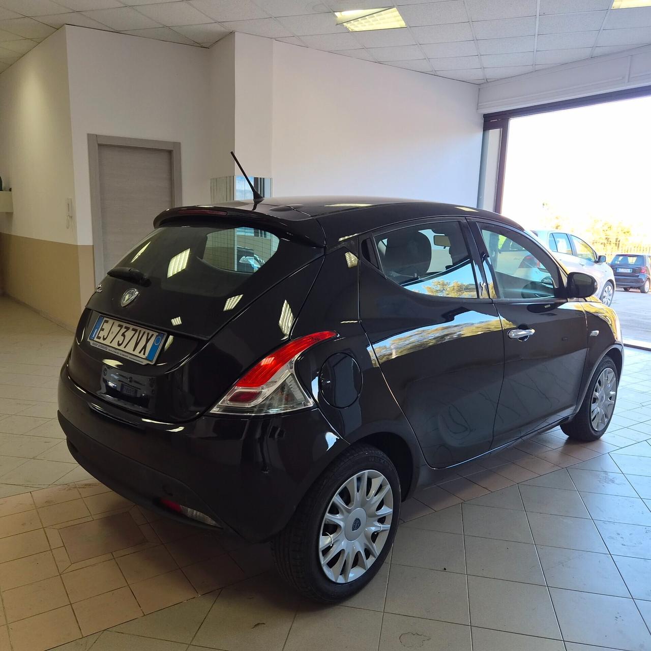 Lancia Ypsilon 1.3 MJT 16V 95 CV 5 porte S&S Silver