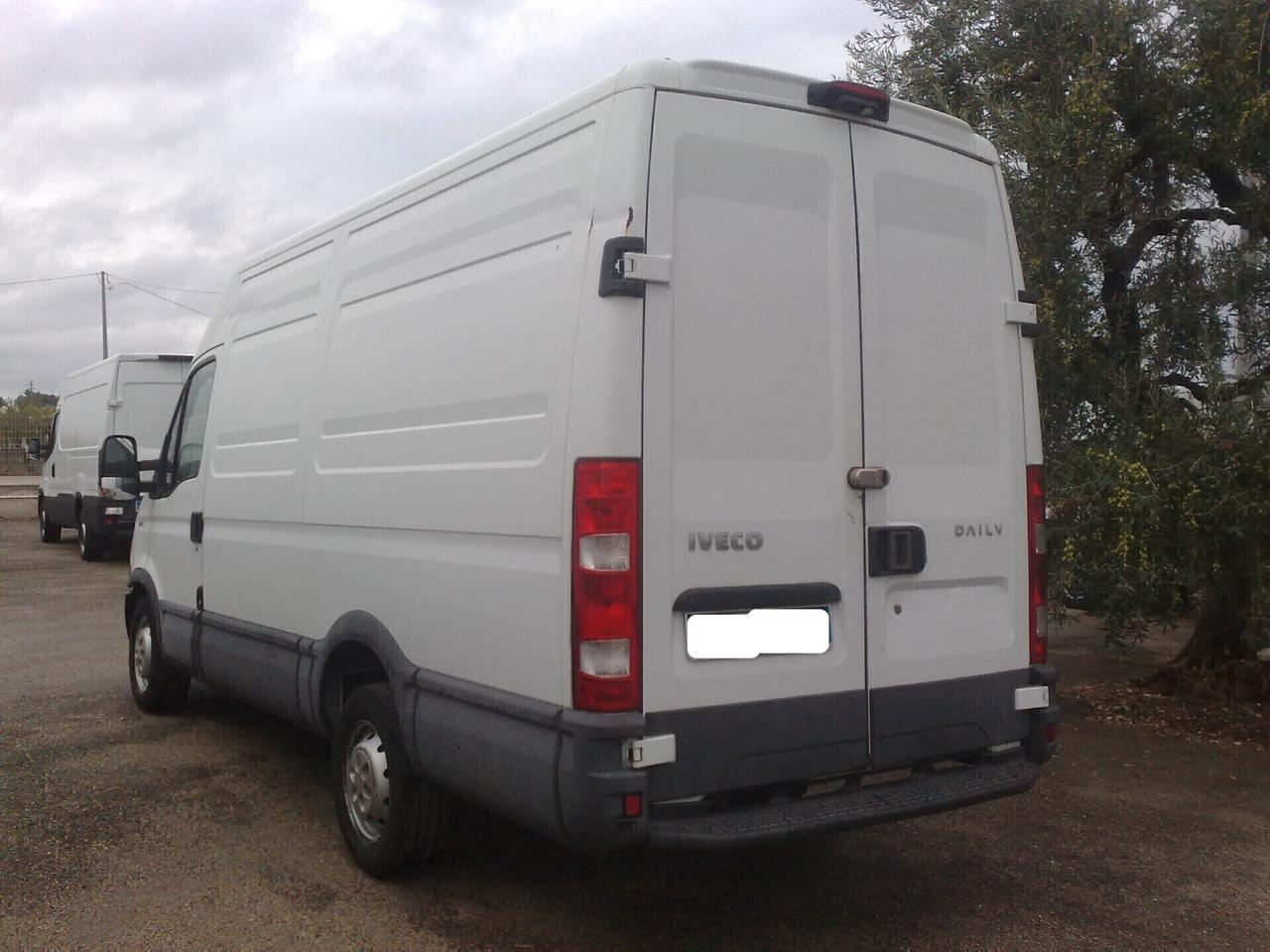 Iveco Daily 35s21 3000cc FURGONE DI SERIE - 2014