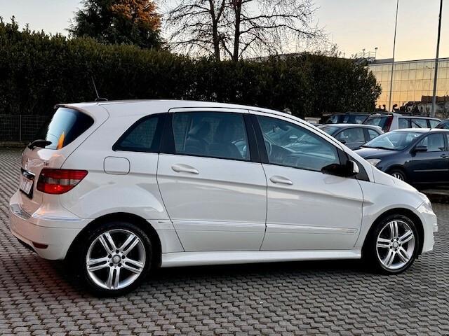 Mercedes-benz B 180 B 200 CDI BlueEFFICIENCY Premium