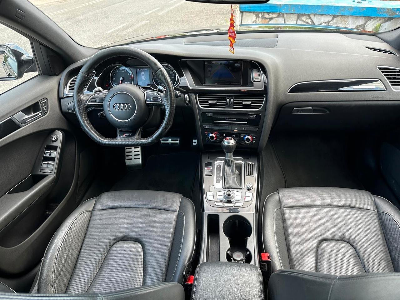 Audi A4 RS 4 Avant 4.2 V8 FSI quattro S tronic