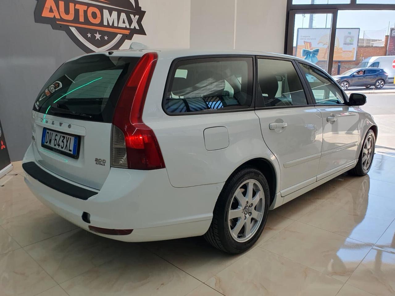 Volvo V50 2.0 D 136cv Summum 2009