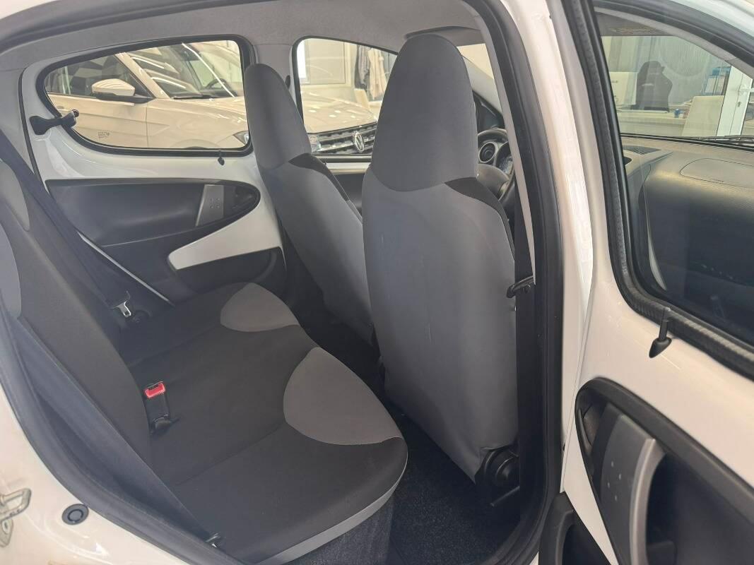 Peugeot 107 2012 1.0 12v Active 5p