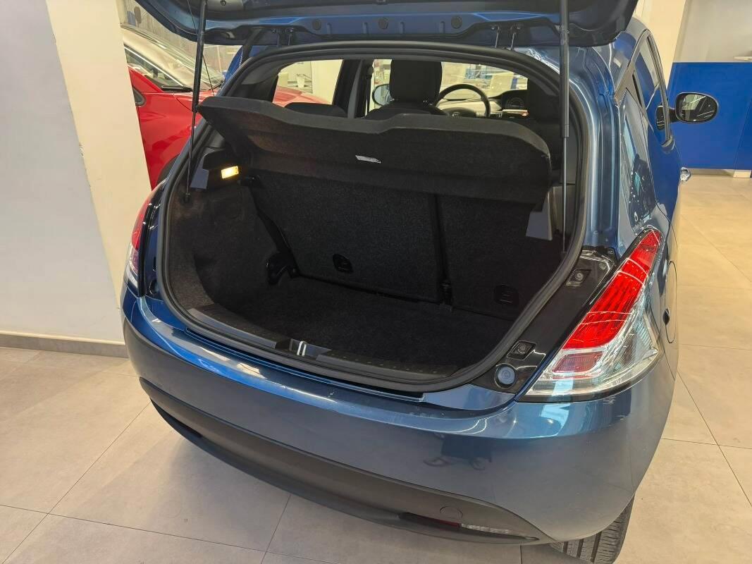 Lancia Ypsilon III 1.0 firefly hybrid Silver s&s 70cv