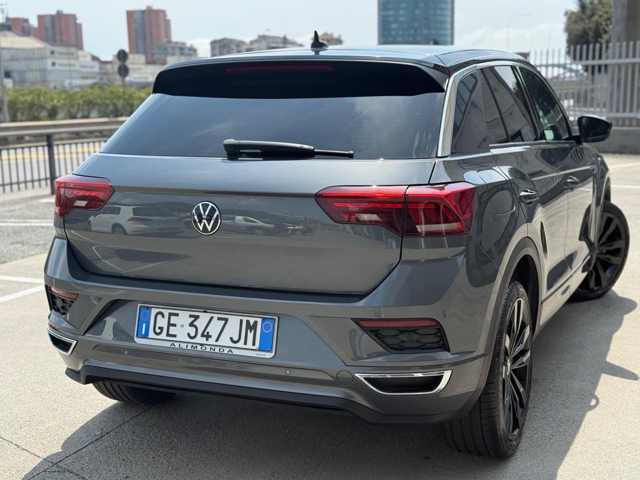 Volkswagen T-Roc 1.5 TSI ACT DSG R-LINE Business BlueMotion Technology