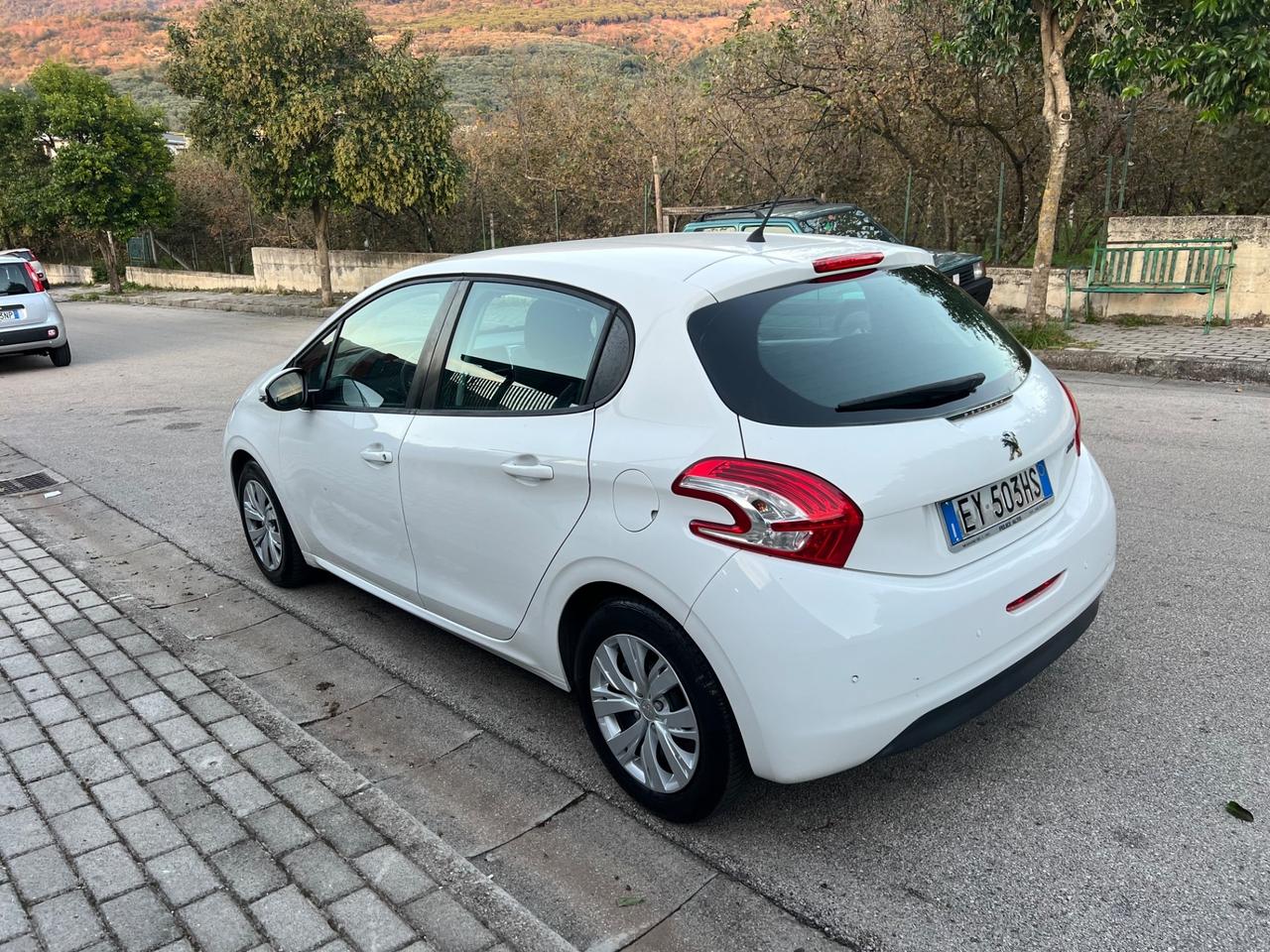 Peugeot 208 1.2 PureTech 68 5p Active 2015
