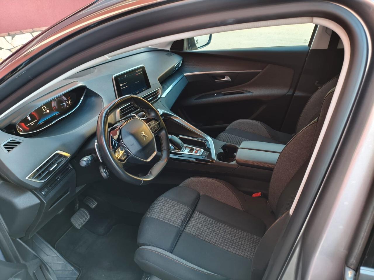 Peugeot 3008 BlueHDi 130 S&S EAT8 Business