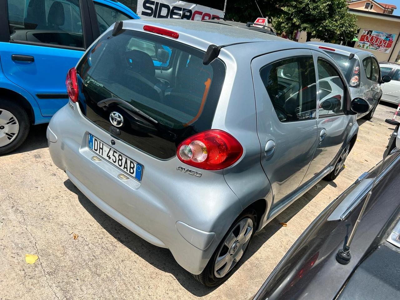 Toyota Aygo 1.0 12V VVT-i 5 porte Sol