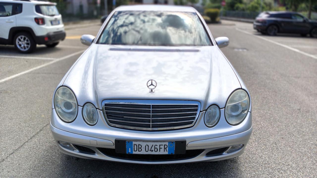 Mercedes E 200 K metano Avantgarde